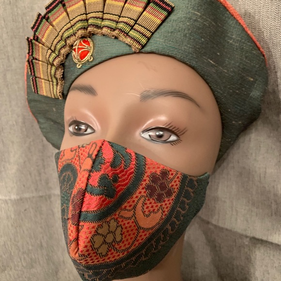 Reversible Hat and Matching Reversible mask. - Picture 6 of 6